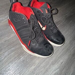 Nike Men's Black and Red High-Top Sneakers